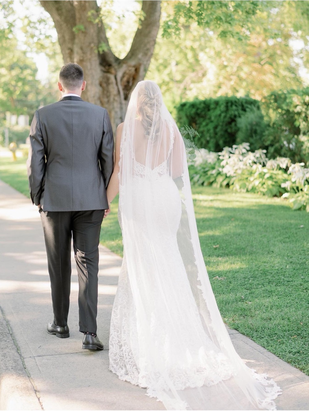 David's Bridal Ivory Floral Lace Edge Cathedral Veil